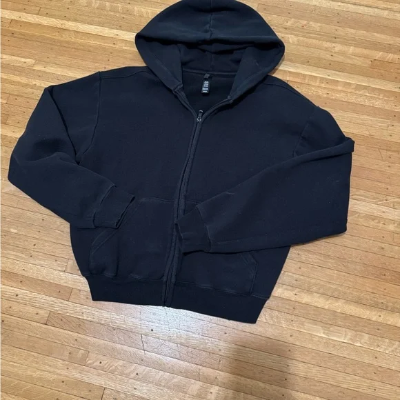 SKIMS Classic Cotton Fleece Zip-Up Hoodie - Picture 4 of 5